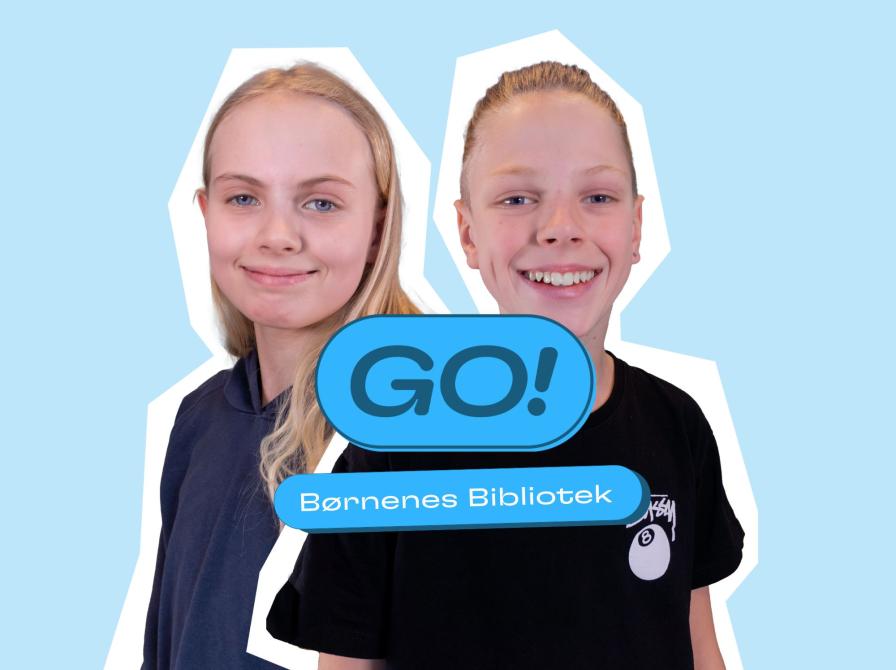 Foto af to piger med eReolen GO's logo