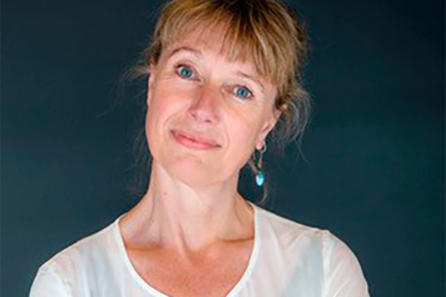 Christine Tjalve: ”Jeg skriver om mennesker, der bakser med deres plads og rolle i livet.”